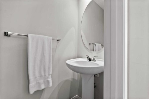 86 Elgin Meadows Gardens Se, Calgary, AB - Indoor Photo Showing Bathroom