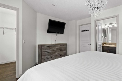 86 Elgin Meadows Gardens Se, Calgary, AB - Indoor Photo Showing Bedroom