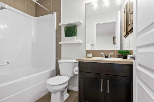 86 Elgin Meadows Gardens Se, Calgary, AB - Indoor Photo Showing Bathroom