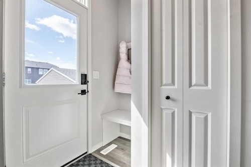 68 Wolf Gate, Okotoks, AB - Indoor Photo Showing Other Room