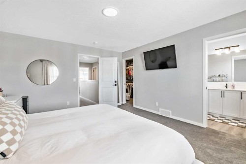 68 Wolf Gate, Okotoks, AB - Indoor Photo Showing Bedroom