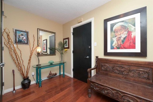 303-524 Cedar Crescent Sw, Calgary, AB - Indoor Photo Showing Other Room