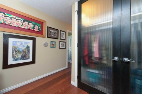 303-524 Cedar Crescent Sw, Calgary, AB - Indoor Photo Showing Other Room