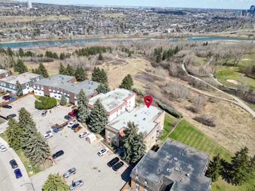 303-524 Cedar Crescent Sw, Calgary, AB - Outdoor With View