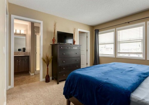 165 Walden Manor Se, Calgary, AB - Indoor Photo Showing Bedroom