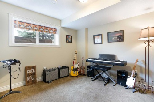 136 43 Avenue Nw, Calgary, AB - Indoor Photo Showing Office