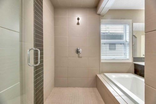 29 Aspen Summit Point Sw, Calgary, AB - Indoor Photo Showing Bathroom