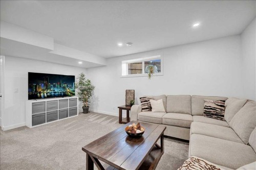 142 Fireside Bend, Cochrane, AB - Indoor Photo Showing Living Room