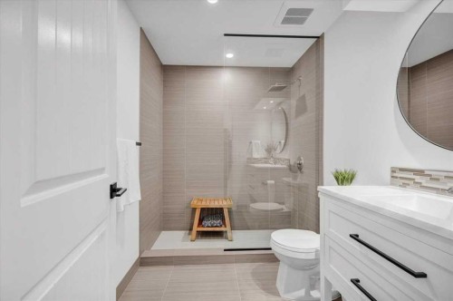 142 Fireside Bend, Cochrane, AB - Indoor Photo Showing Bathroom