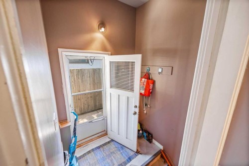 5 Fraser Road Se, Calgary, AB - Indoor