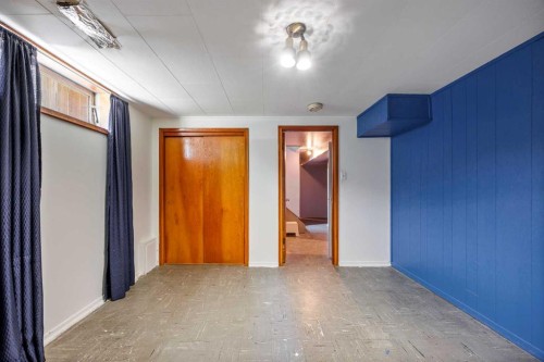 5 Fraser Road Se, Calgary, AB - Indoor Photo Showing Other Room
