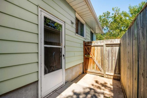 5 Fraser Road Se, Calgary, AB - Outdoor With Exterior