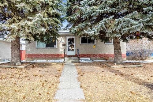 1986 Cottonwood Crescent Se, Calgary, AB - Outdoor
