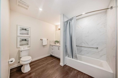 307-12 Mahogany Path Se, Calgary, AB - Indoor Photo Showing Bathroom