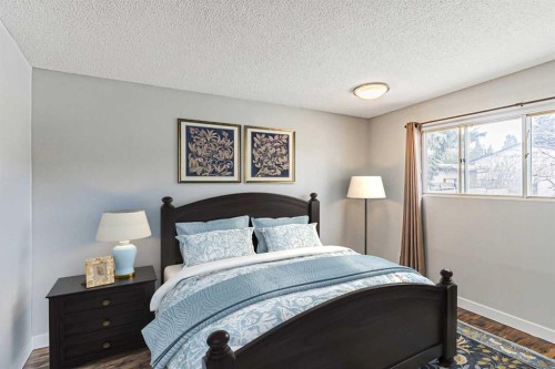 5636 37 Street Sw, Calgary, AB - Indoor Photo Showing Bedroom