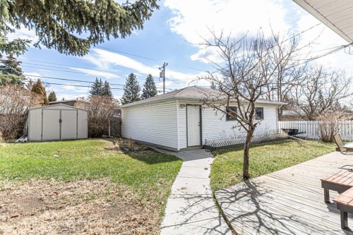 5636 37 Street Sw, Calgary, AB - Outdoor