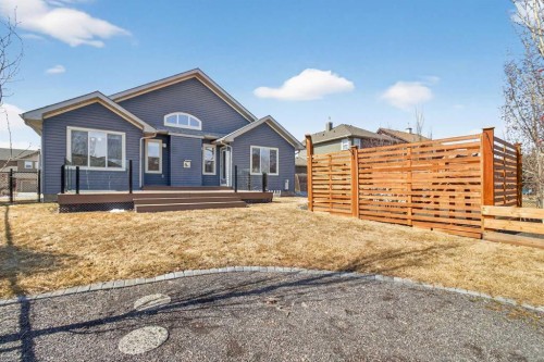811 Boulder Creek Drive Se, Langdon, AB - Outdoor