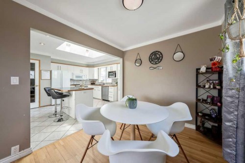 1441 Hunterbrook Road Nw, Calgary, AB - Indoor Photo Showing Dining Room