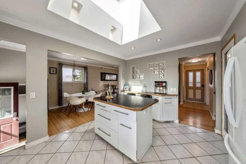 1441 Hunterbrook Road Nw, Calgary, AB - Indoor