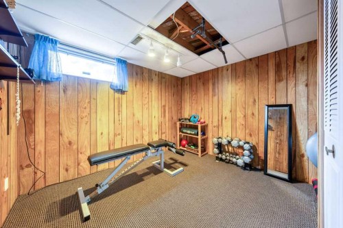 1441 Hunterbrook Road Nw, Calgary, AB - Indoor Photo Showing Other Room
