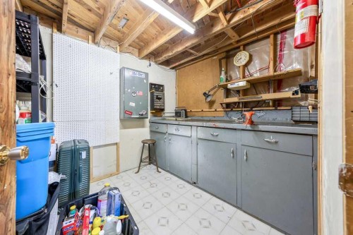 1441 Hunterbrook Road Nw, Calgary, AB - Indoor