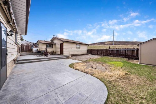 1441 Hunterbrook Road Nw, Calgary, AB - Outdoor With Exterior