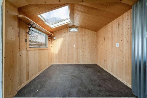 1441 Hunterbrook Road Nw, Calgary, AB - Indoor Photo Showing Other Room