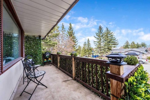 1441 Hunterbrook Road Nw, Calgary, AB - Outdoor With Exterior