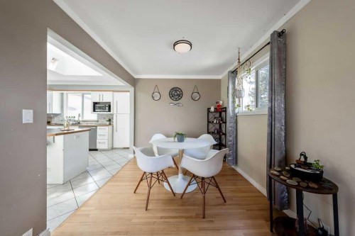 1441 Hunterbrook Road Nw, Calgary, AB - Indoor Photo Showing Dining Room
