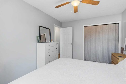 111 Shawglen Road Sw, Calgary, AB - Indoor Photo Showing Bedroom