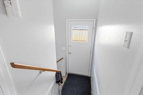 111 Shawglen Road Sw, Calgary, AB - Indoor Photo Showing Other Room