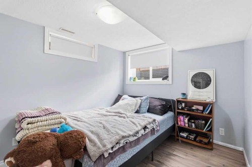 111 Shawglen Road Sw, Calgary, AB - Indoor Photo Showing Bedroom