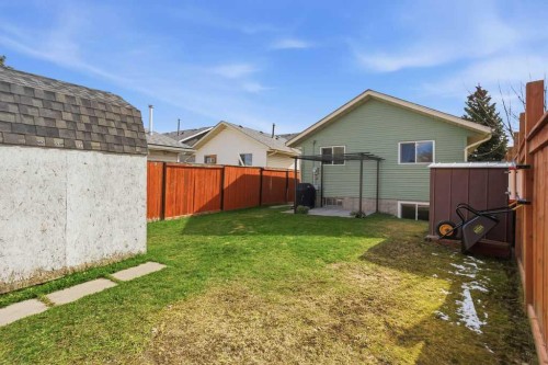 111 Shawglen Road Sw, Calgary, AB - Outdoor