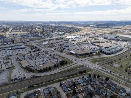 111 Shawglen Road Sw, Calgary, AB - Outdoor With View
