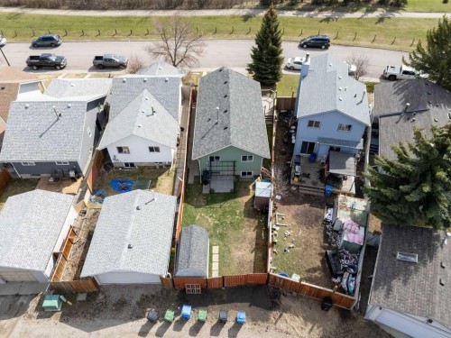 111 Shawglen Road Sw, Calgary, AB - Outdoor