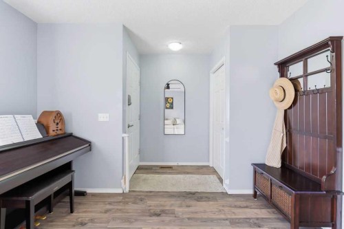 111 Shawglen Road Sw, Calgary, AB - Indoor Photo Showing Other Room