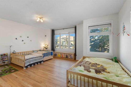 1629 29 Avenue Sw, Calgary, AB - Indoor Photo Showing Bedroom