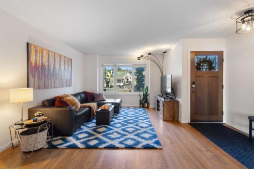 1629 29 Avenue Sw, Calgary, AB - Indoor Photo Showing Living Room