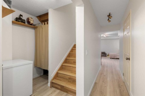 1629 29 Avenue Sw, Calgary, AB - Indoor Photo Showing Other Room