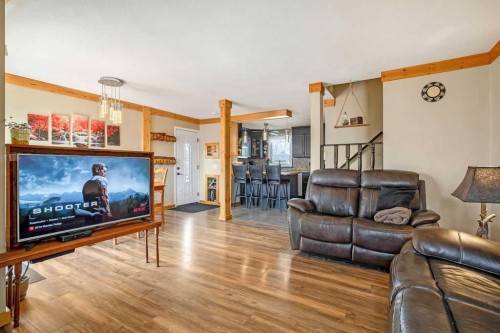 197 Abergale Close Ne, Calgary, AB - Indoor Photo Showing Living Room