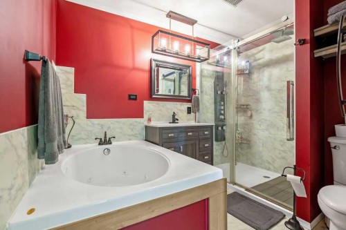 197 Abergale Close Ne, Calgary, AB - Indoor Photo Showing Bathroom