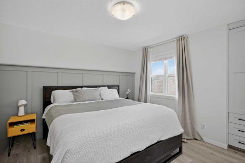 228 Cranbrook Square Se, Calgary, AB 