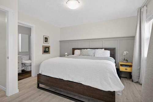 228 Cranbrook Square Se, Calgary, AB 