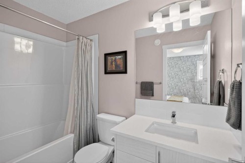 228 Cranbrook Square Se, Calgary, AB 