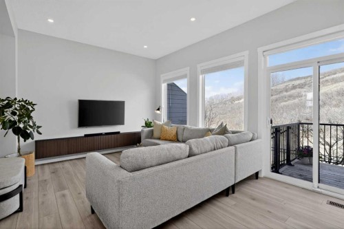 228 Cranbrook Square Se, Calgary, AB 