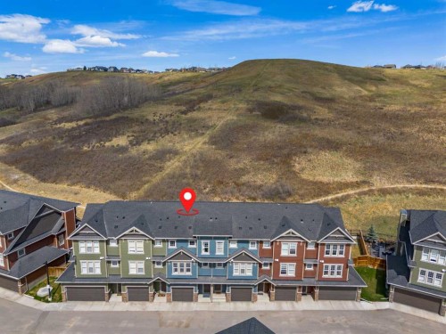 228 Cranbrook Square Se, Calgary, AB 