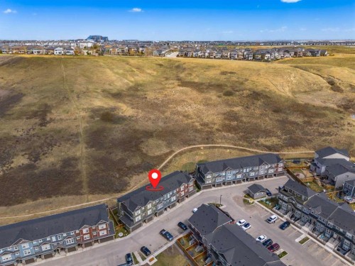 228 Cranbrook Square Se, Calgary, AB 