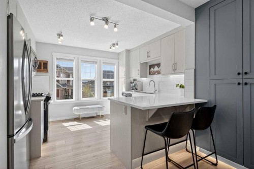 228 Cranbrook Square Se, Calgary, AB 