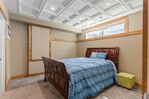 507 Windbrook Heights Sw, Airdrie, AB - Indoor Photo Showing Bedroom