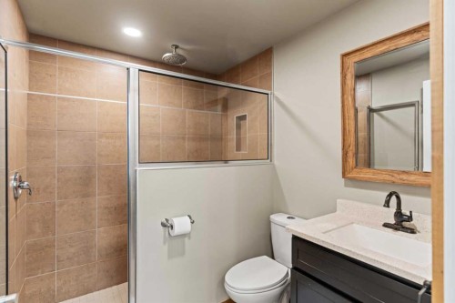 507 Windbrook Heights Sw, Airdrie, AB - Indoor Photo Showing Bathroom